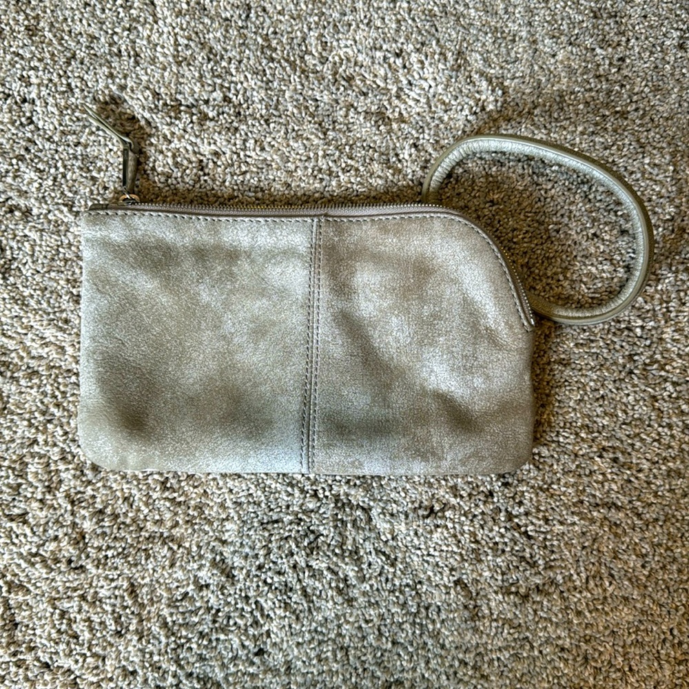 Hobo Large Sable Ring Handle Leather Wristlet in Distressed Gray